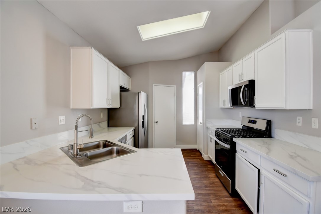 2920 Robincrest Court