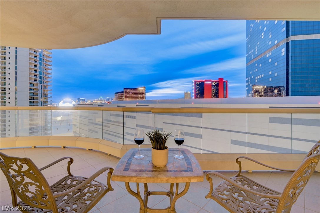 2747 Paradise Road 2201