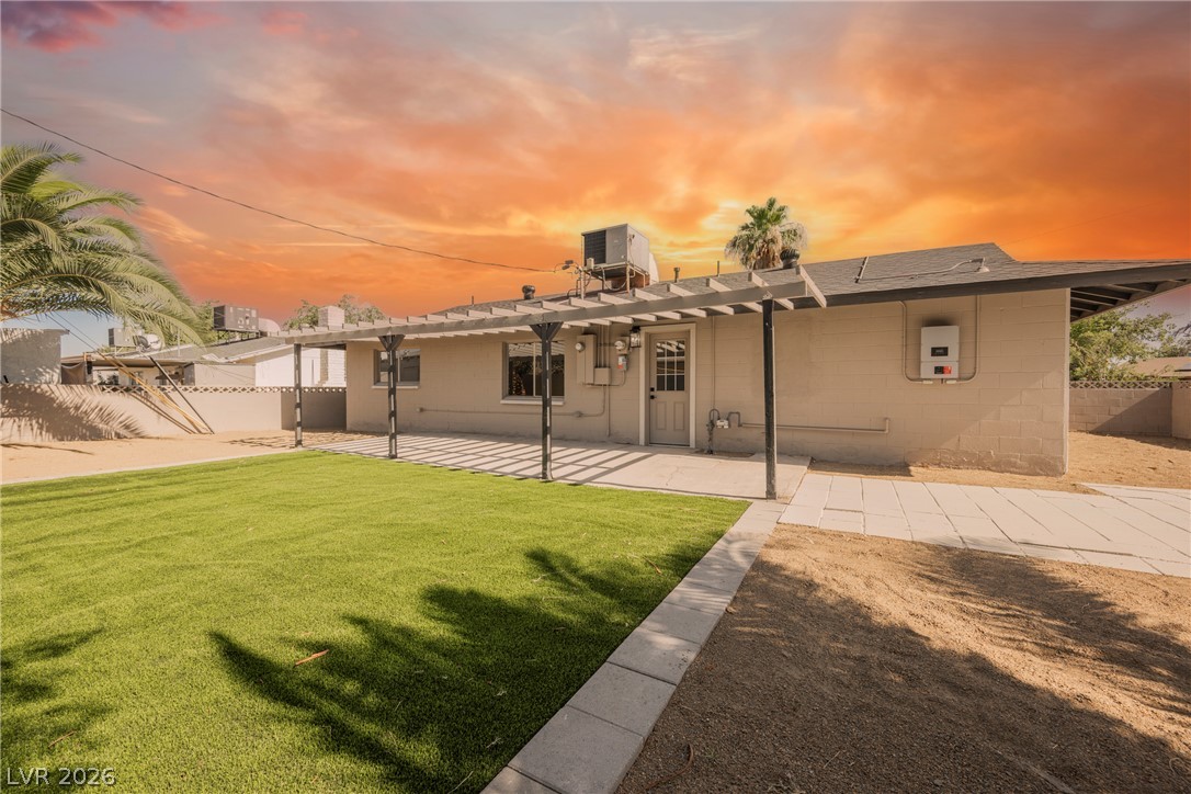4413 Sunrise Avenue