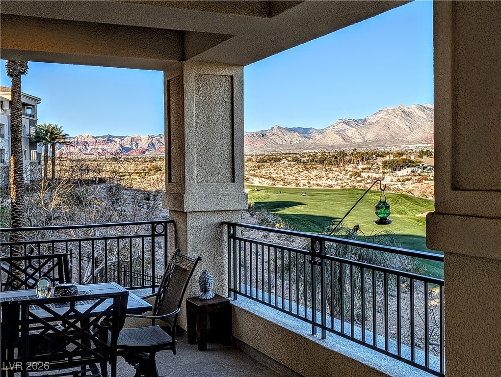 9208 Tesoras Drive 201