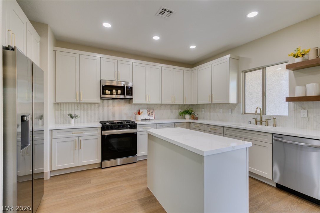 533 Kings Links Street