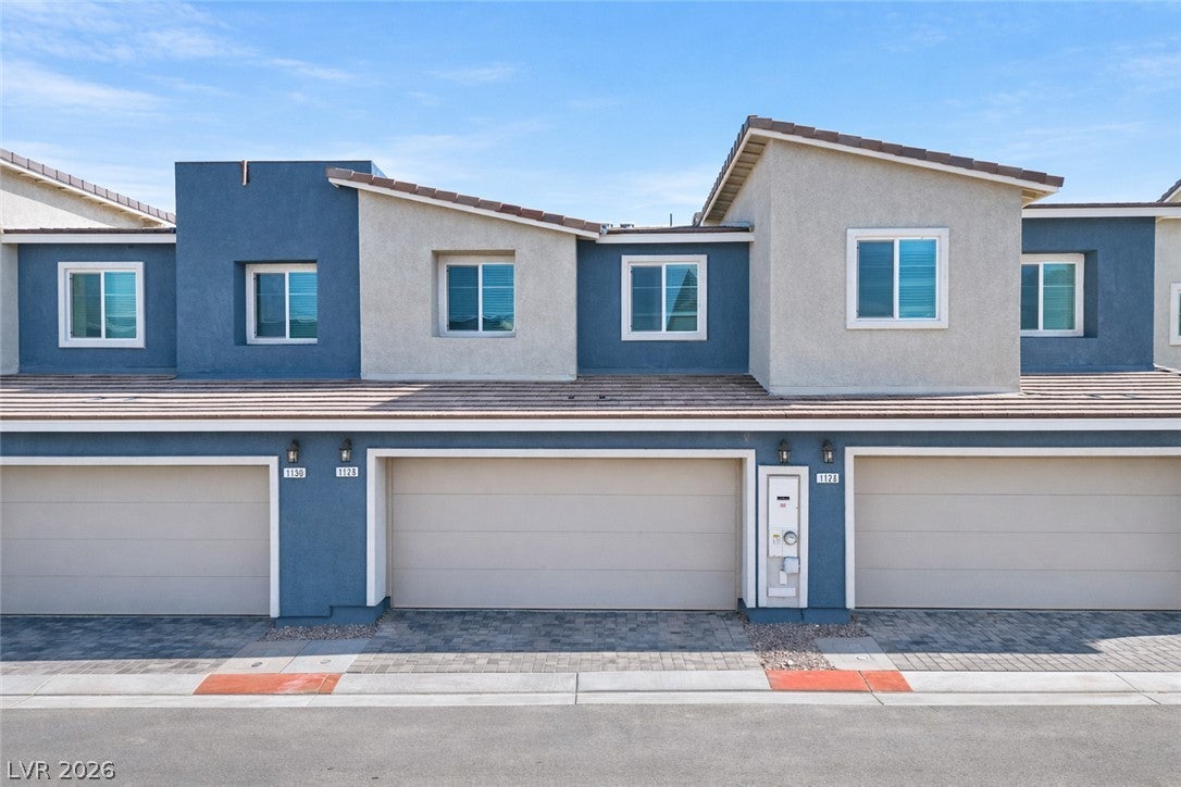 1128 Scarlet Sparrow Street