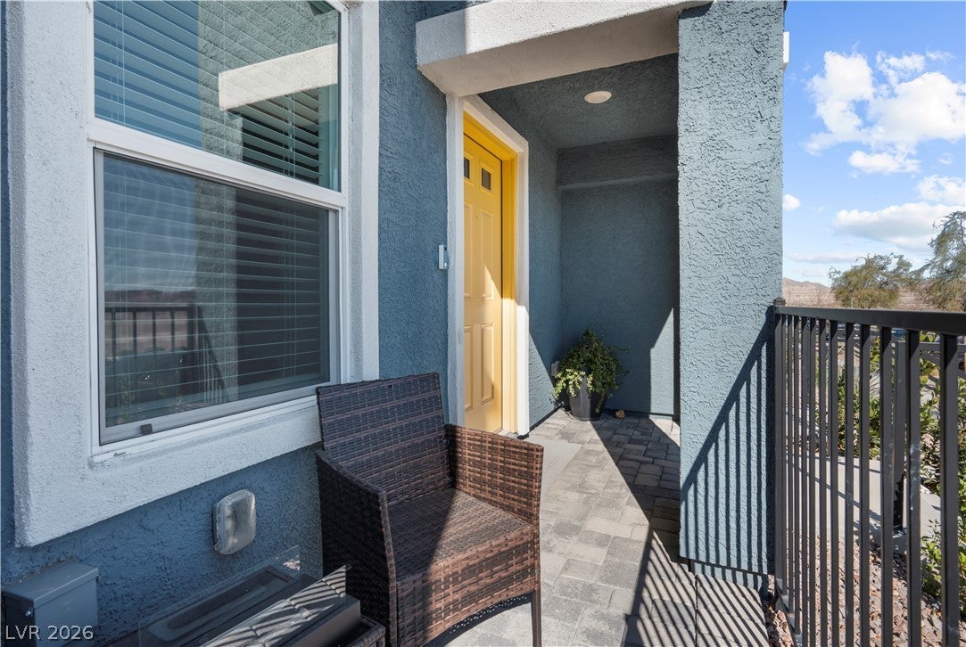 1128 Scarlet Sparrow Street