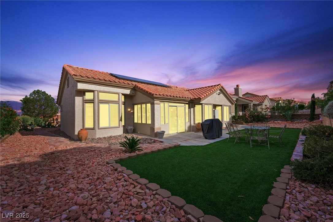 Las Vegas, Nevada 89134, United States, 2 Bedrooms Bedrooms, ,2 BathroomsBathrooms,Residential,Active,206444