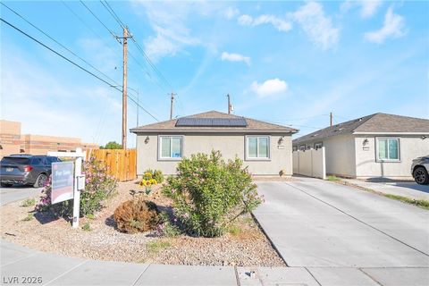 Photo of 878 W Lake Mead Boulevard, Las Vegas, NV 89106 (MLS # 2773174)