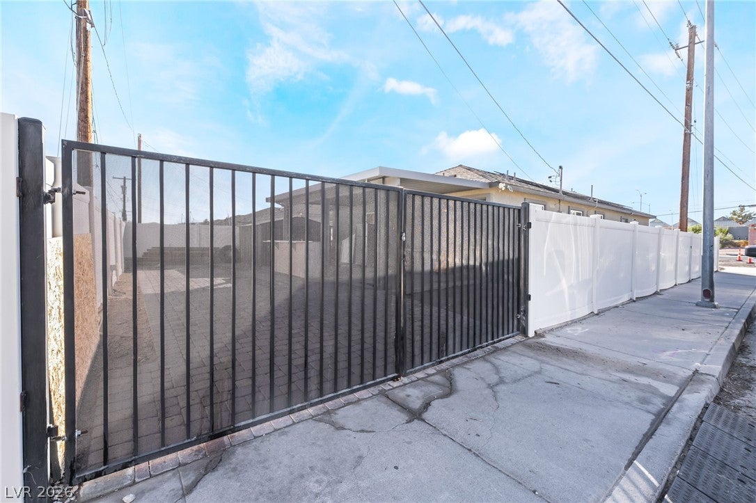 878 W Lake Mead Boulevard