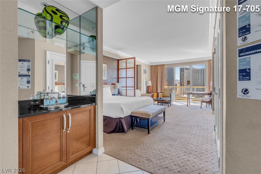 135 E Harmon Avenue 1705