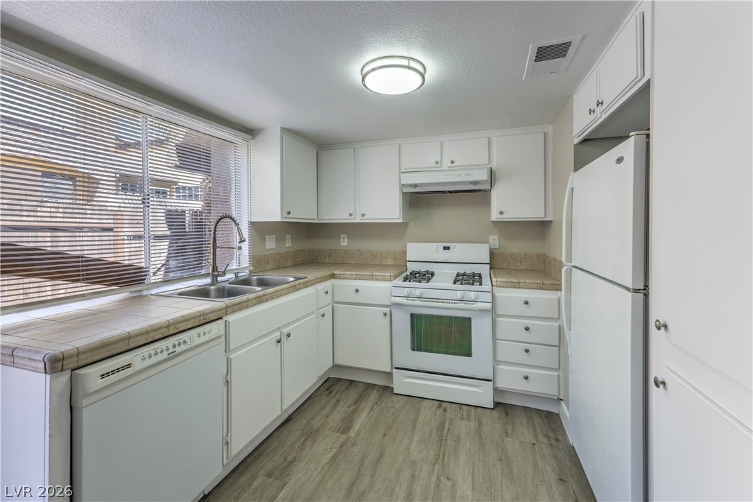 1481 Living Desert Drive B
