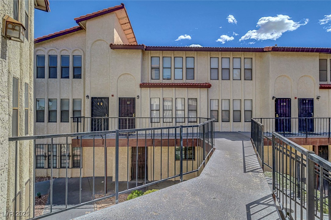 2080 Karen Avenue #12, Las Vegas, Nevada image 4