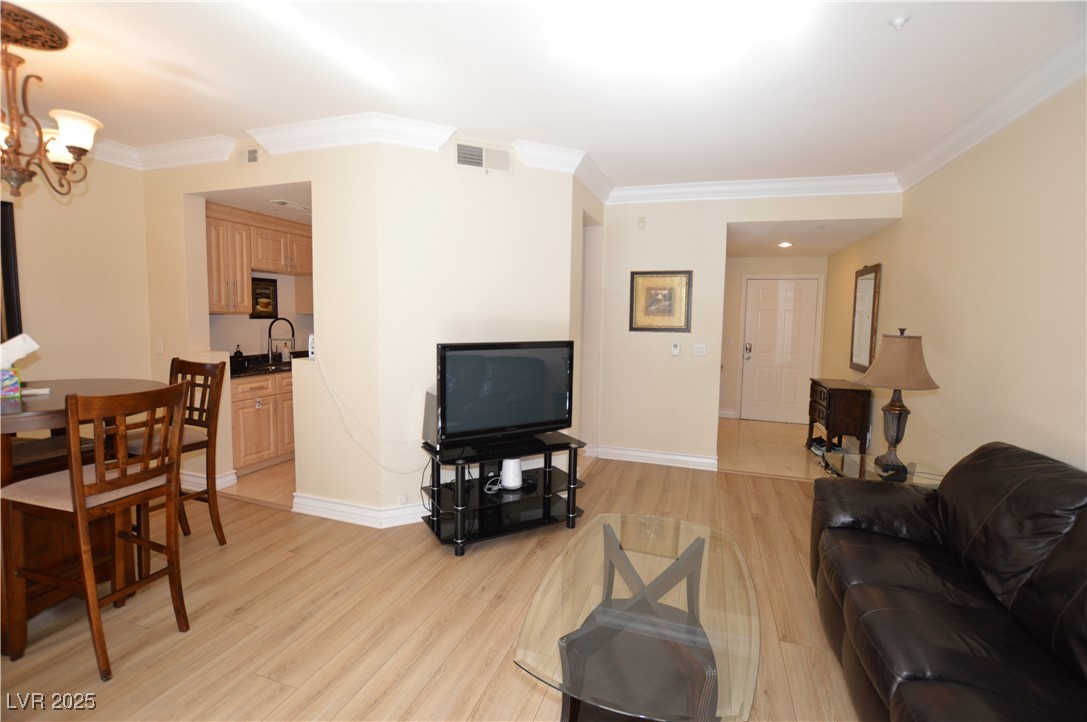 230 E Flamingo Road 229