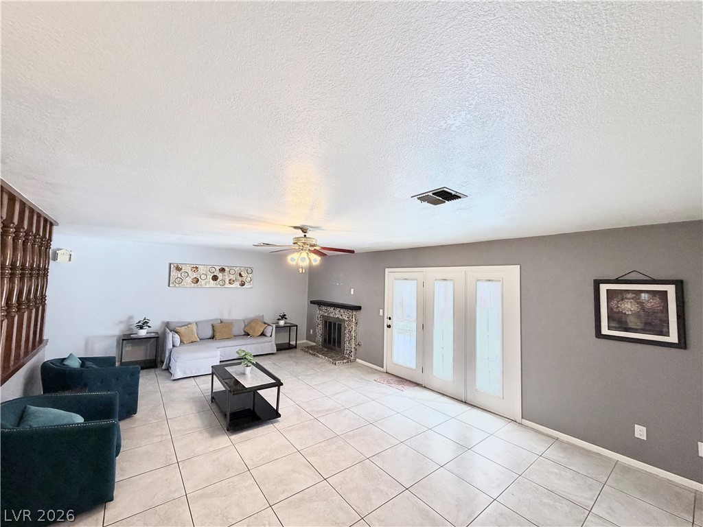 4079 E Baltimore Avenue