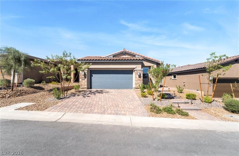 Homes For Sale - 53 Lake Bluff Court<br/> Henderson, NV 89011