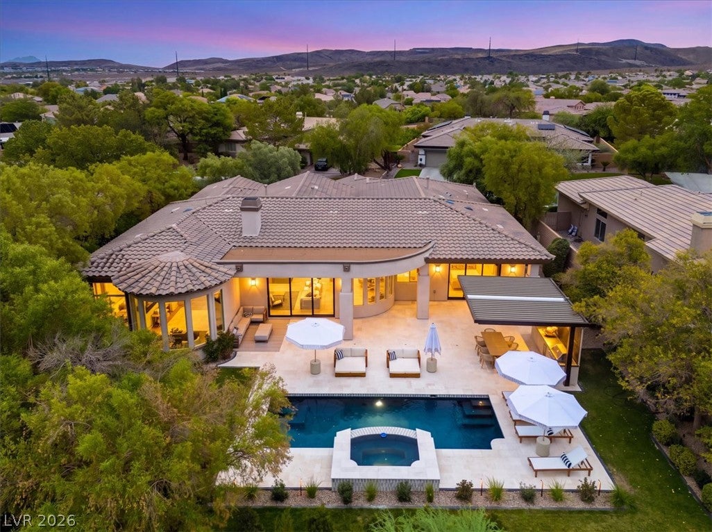 3 Isleworth Drive