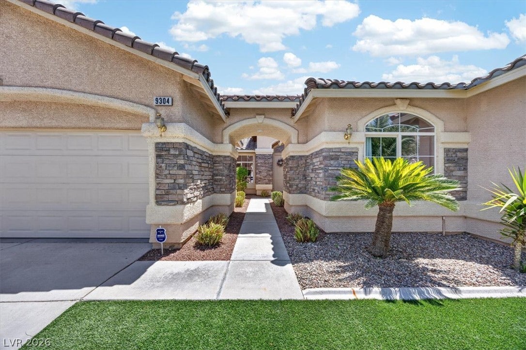 9304 Empire Rock Street