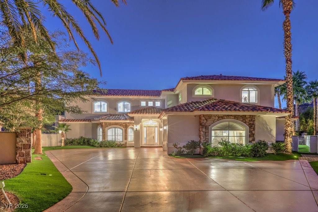 3 Grand Anacapri Drive