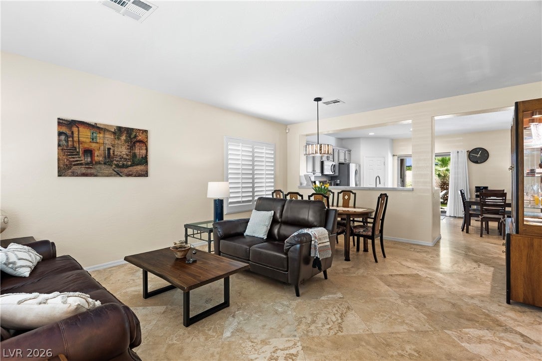 28 Gentilly Lace Avenue