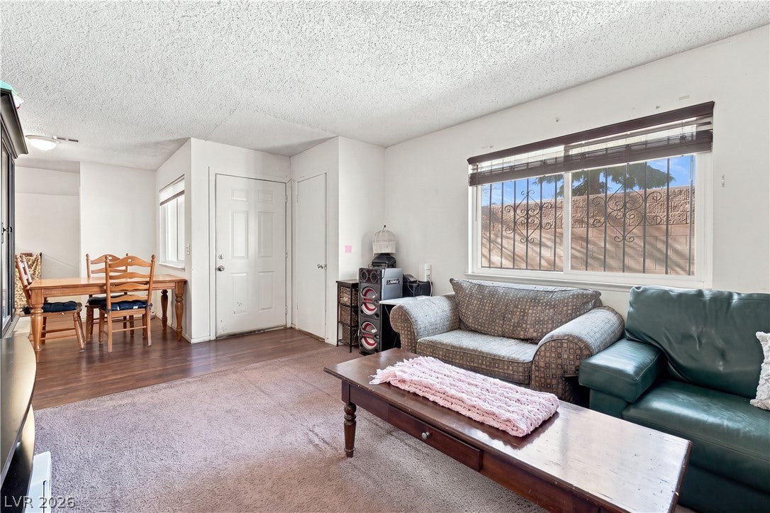 849 Hedge Way 6