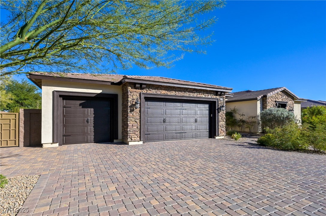 6196 Serenity Bluffs Street