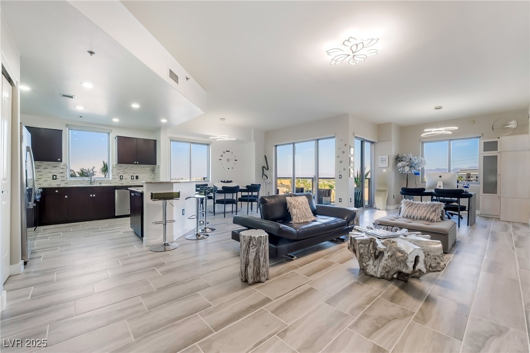 8255 Las Vegas Boulevard 411