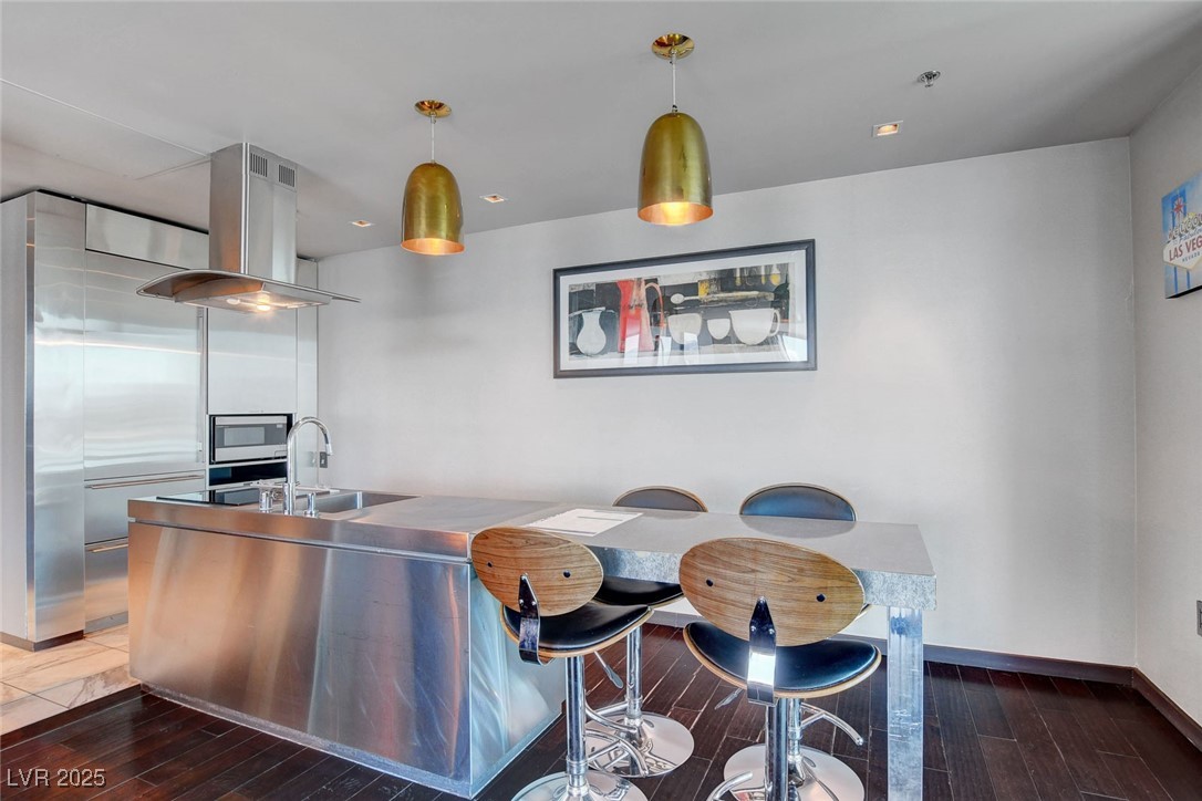 4381 W Flamingo Road 1121