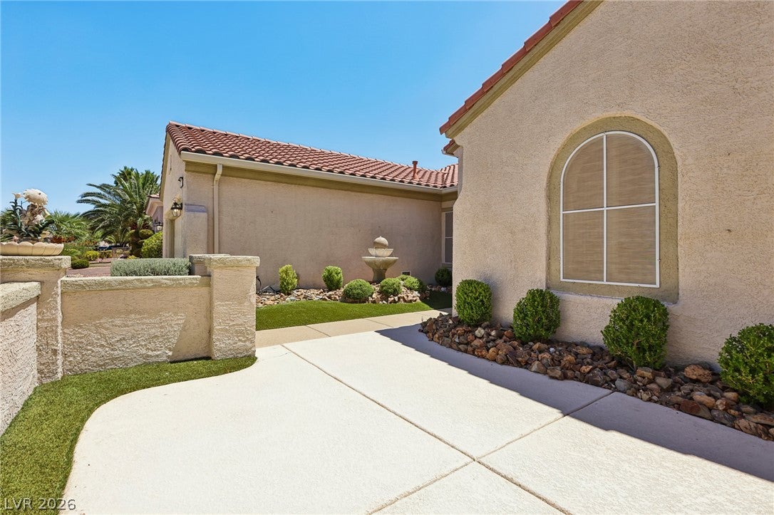2559 Deora Way