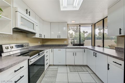 2471 Palmera Drive Las Vegas NV 89121