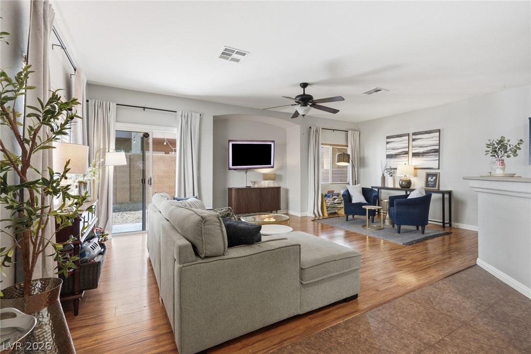 8789 Horizon Wind Avenue 103