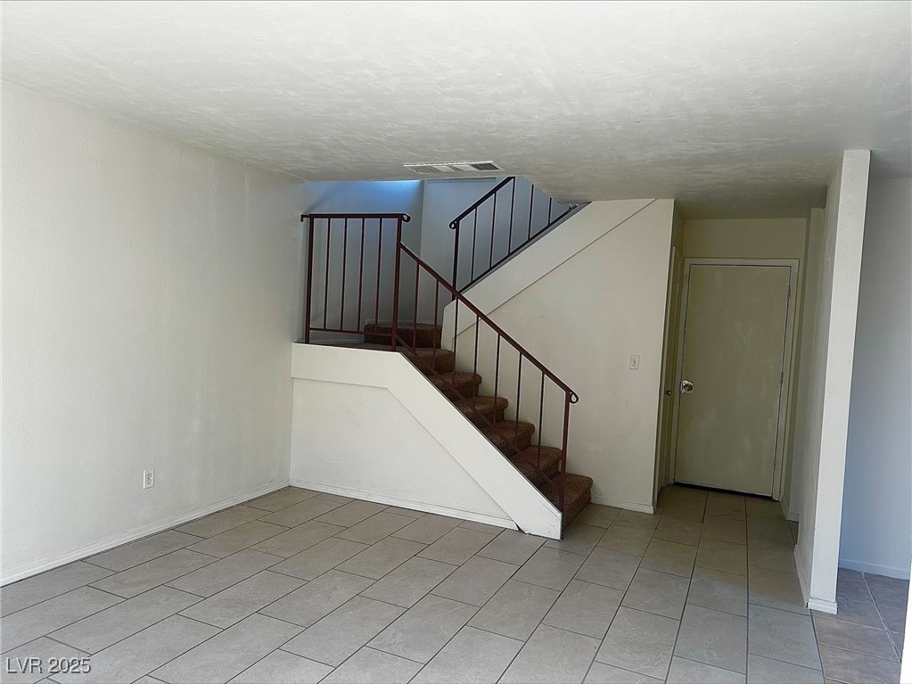 Las Vegas, Nevada 89119, United States, 2 Bedrooms Bedrooms, ,2 BathroomsBathrooms,Residential,Active,180383