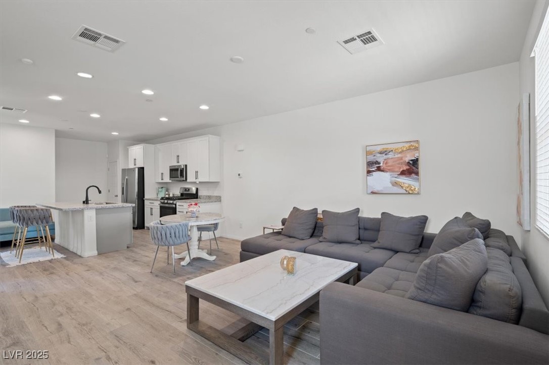 4526 Cloudrest Peak Street, North Las Vegas, Nevada image 8