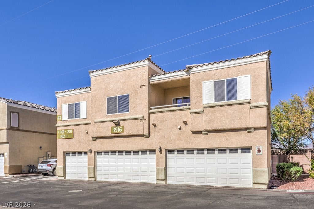 3916 Smokey Fog Avenue 1