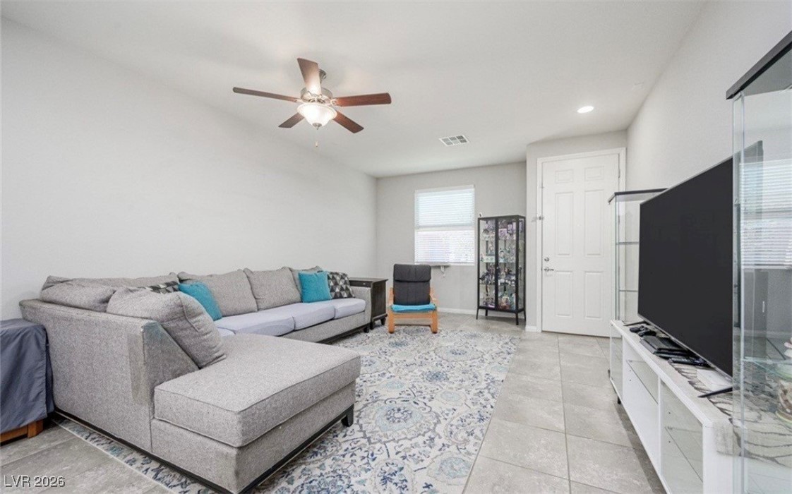 2675 Chinaberry Hill Street