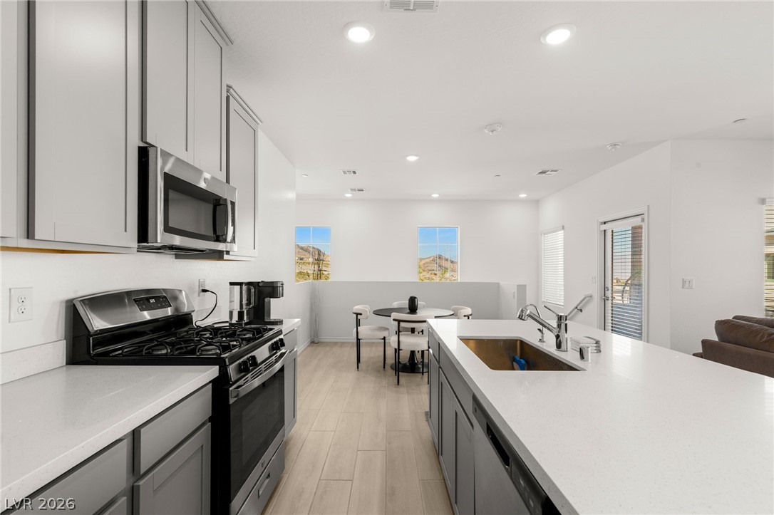 600 N Carriage Hill Drive 2156