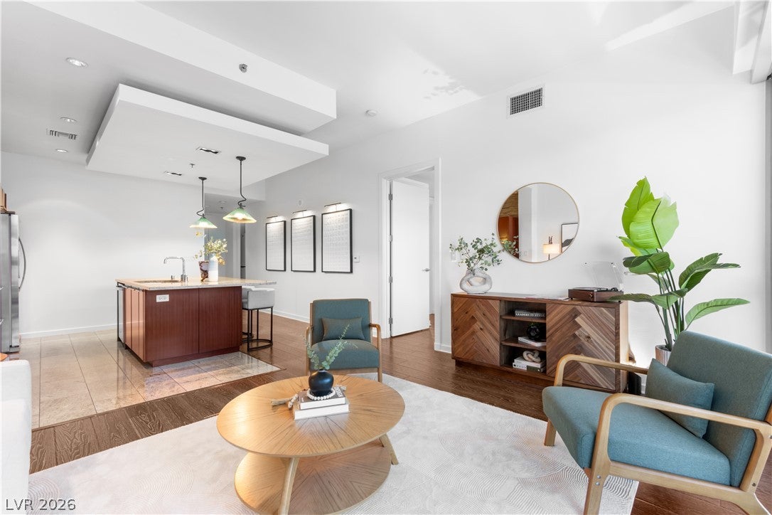 4471 Dean Martin Drive 305