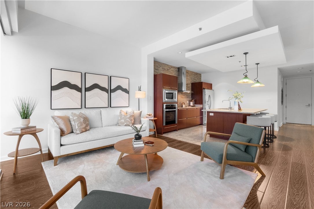 4471 Dean Martin Drive 305