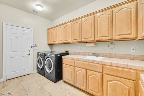 Tiny photo for 1931 Fox Canyon Circle, Las Vegas, NV 89117 (MLS # 2781700)