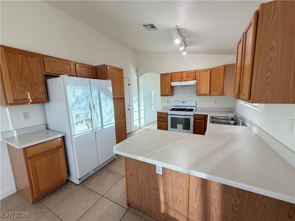 1069 Ashwood Bay Avenue