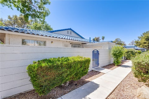 Townhouse For Sale - 2140 Chertsey Drive #B<br/> Las Vegas, NV 89108