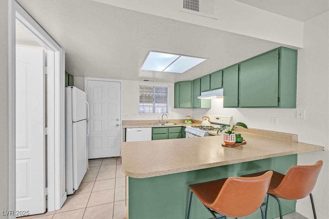 Henderson, Nevada 89011, United States, 2 Bedrooms Bedrooms, ,2 BathroomsBathrooms,Residential,Active,241996