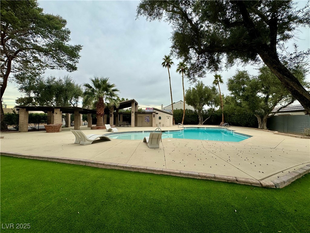 2838 Geary Place 4006