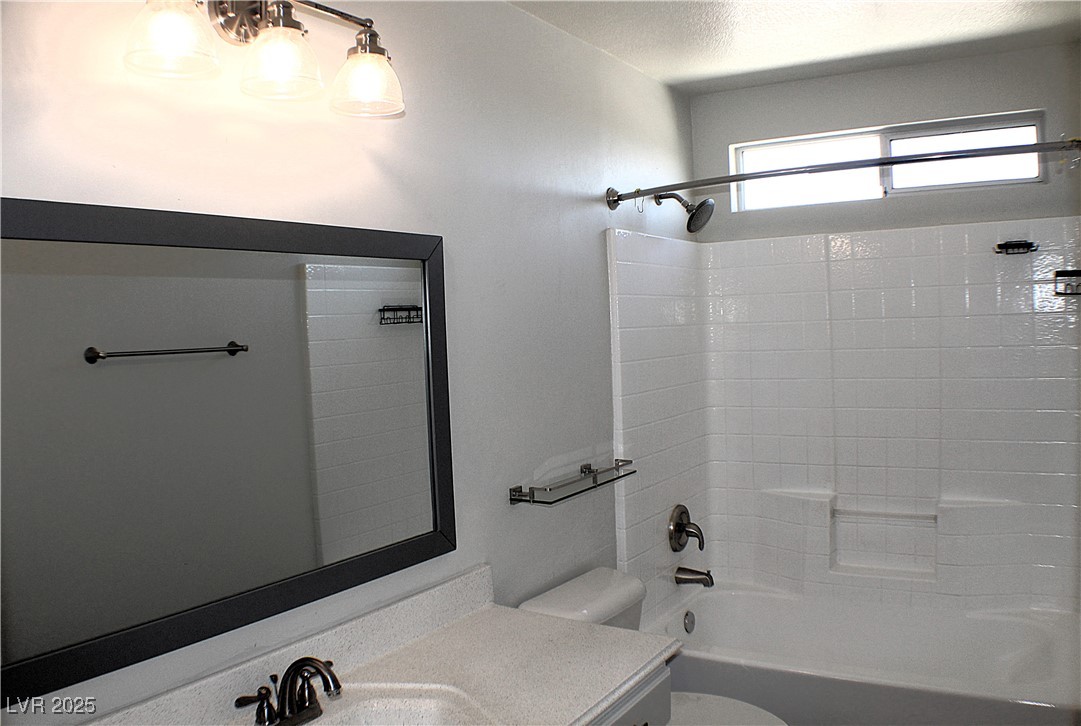 Henderson, Nevada 89052, United States, 3 Bedrooms Bedrooms, ,3 BathroomsBathrooms,Residential,Pending,219594