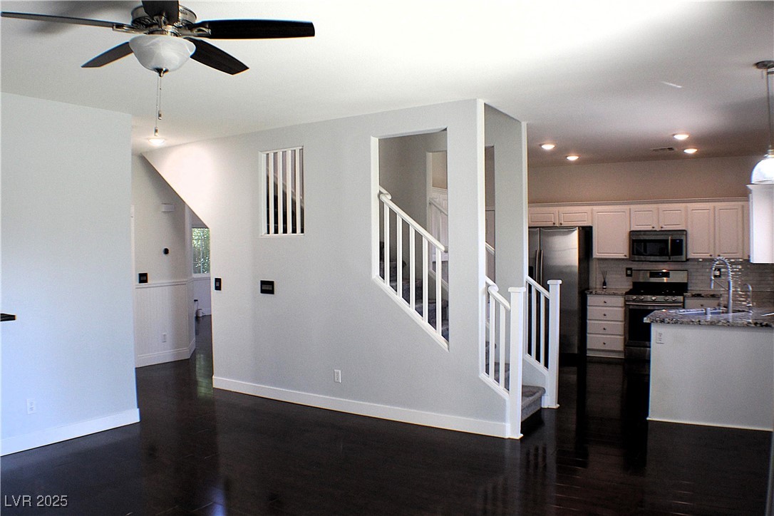 Henderson, Nevada 89052, United States, 3 Bedrooms Bedrooms, ,3 BathroomsBathrooms,Residential,Pending,219594