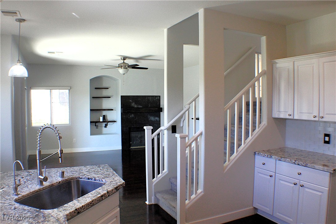 Henderson, Nevada 89052, United States, 3 Bedrooms Bedrooms, ,3 BathroomsBathrooms,Residential,Pending,219594