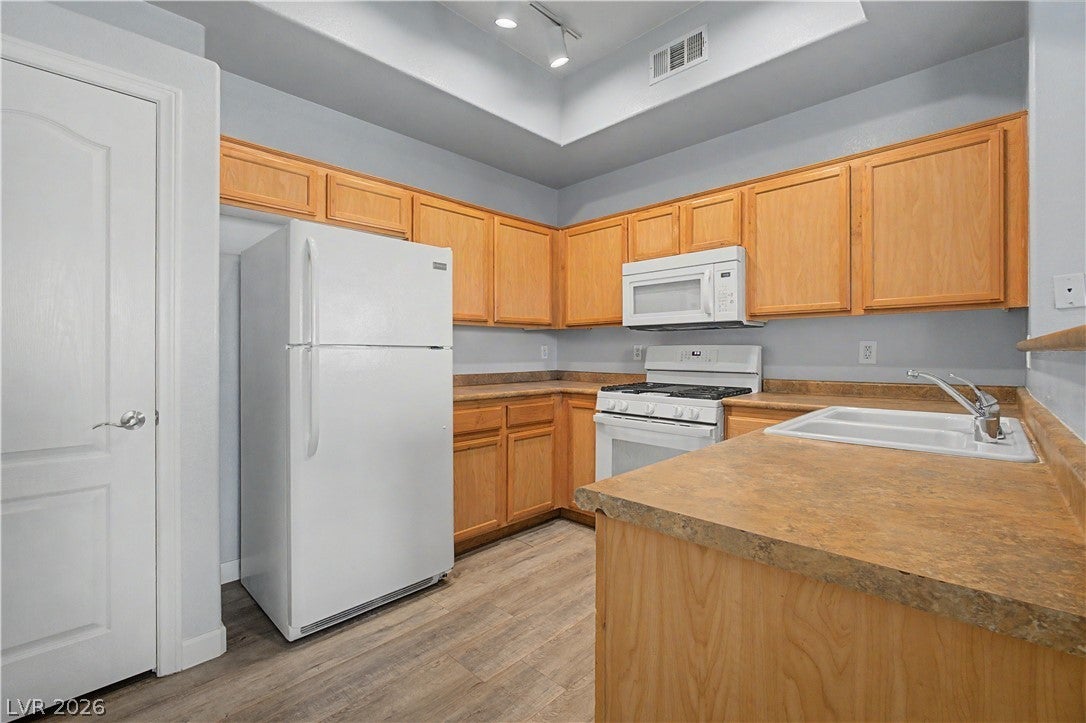 3480 Cactus Shadow Street 103