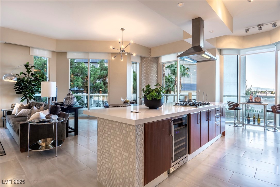 2747 Paradise Road 206