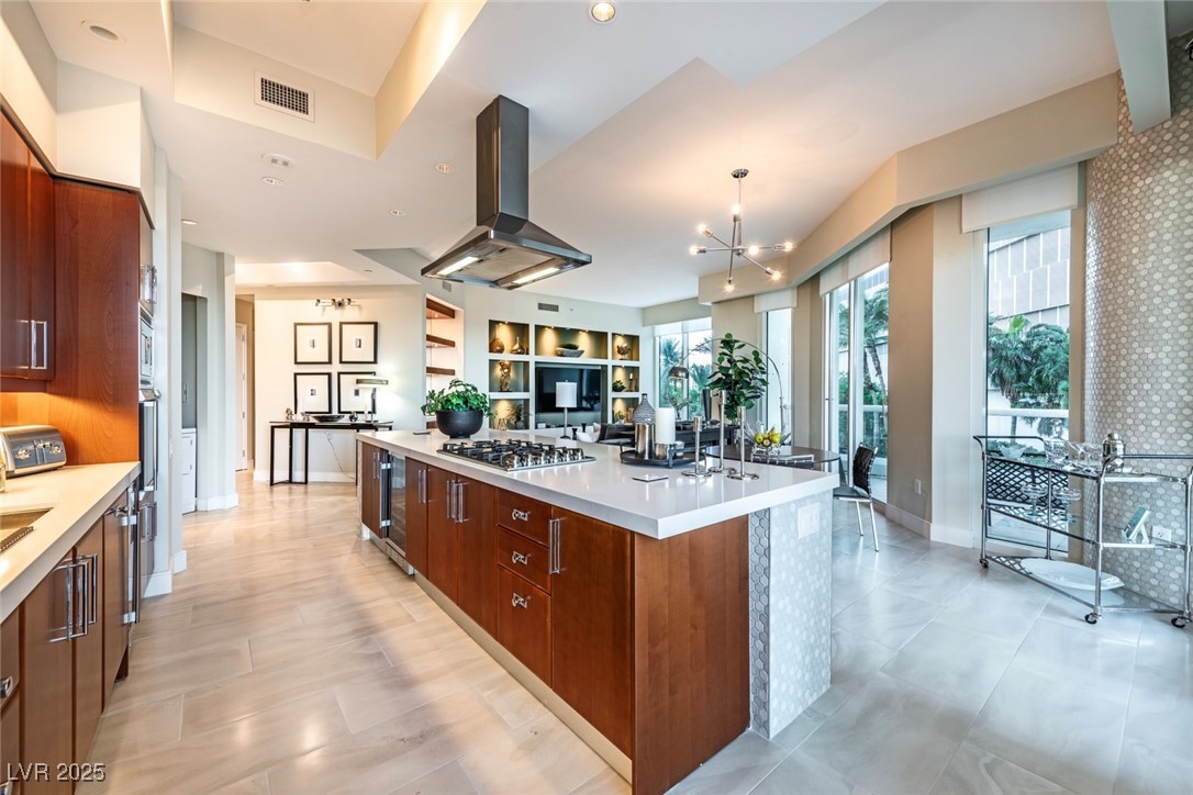 2747 Paradise Road 206