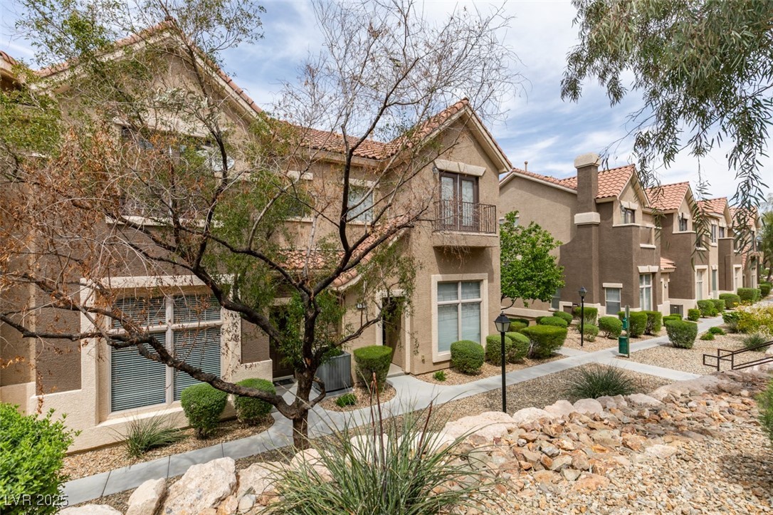 2787 Fountain Ridge Lane, Henderson, Nevada image 2
