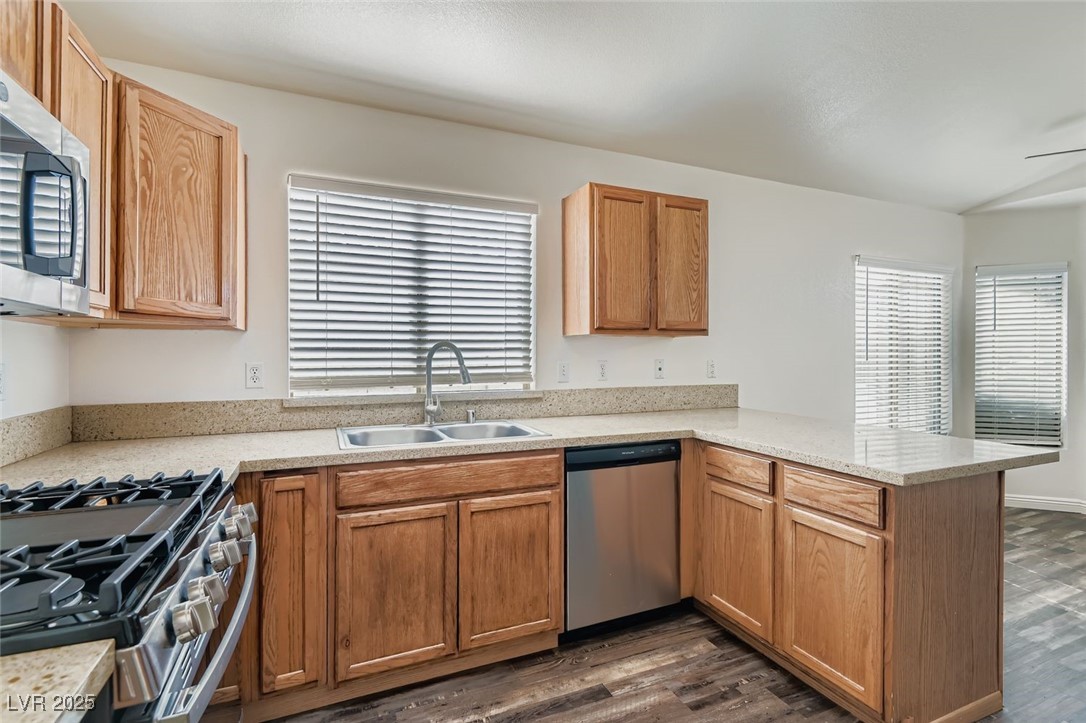 Las Vegas, Nevada 89149, United States, 3 Bedrooms Bedrooms, ,2 BathroomsBathrooms,Residential,Active,194064