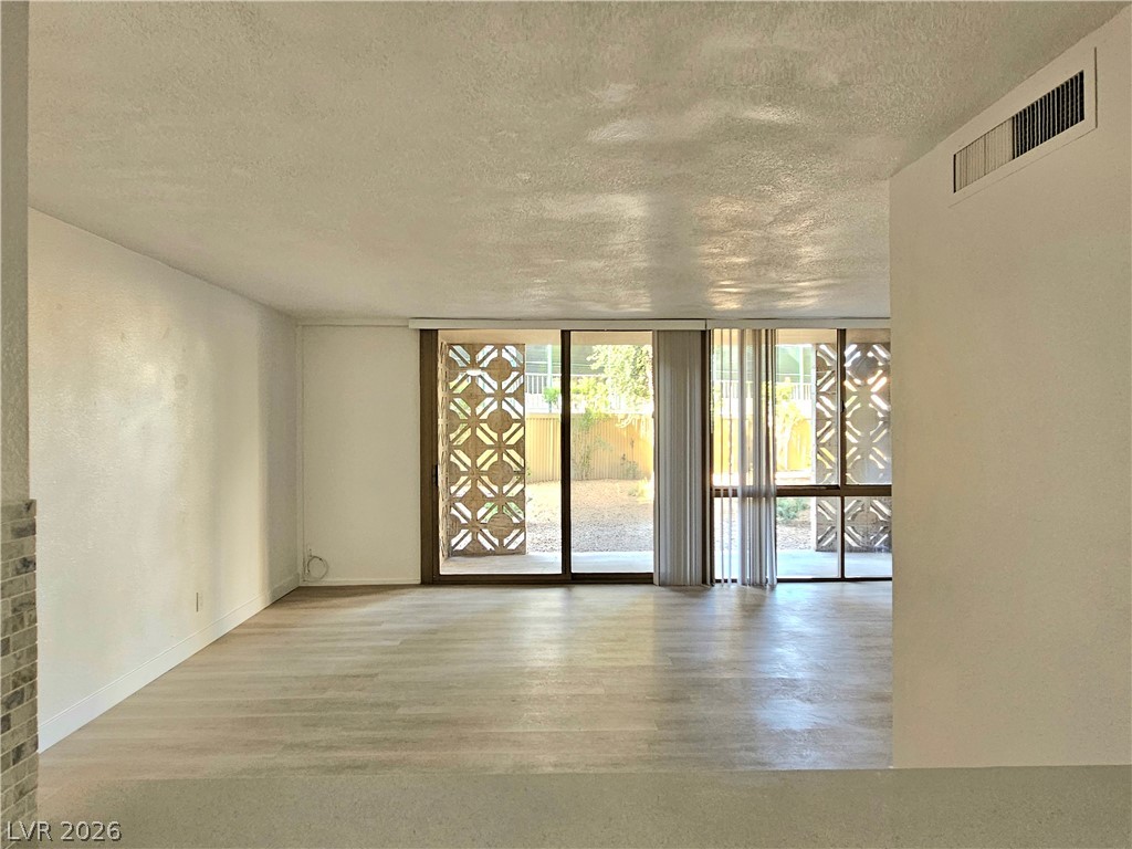 205 E Harmon Avenue 113