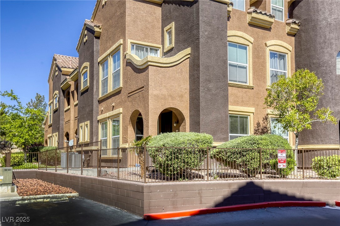 3975 N Hualapai Way 147