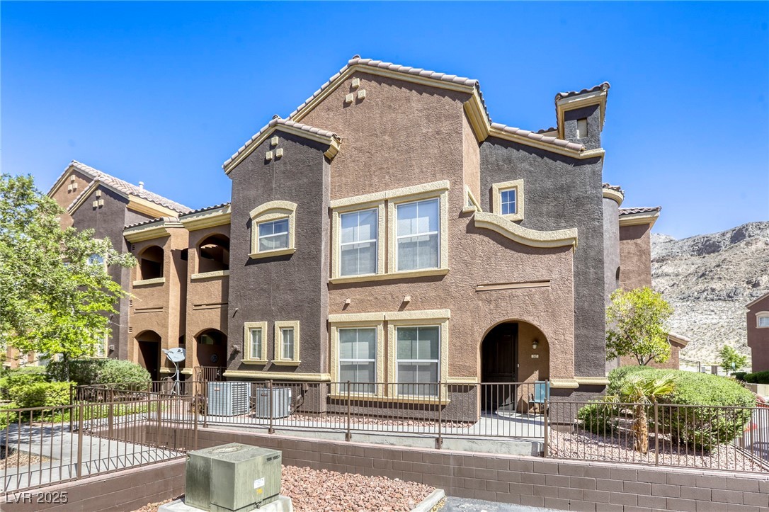 3975 N Hualapai Way 147